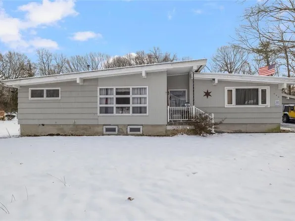 440 Iron Mine Hill Rd, North Smithfield, RI 02896