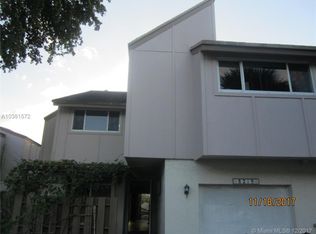 8219 NW 8th St, Plantation, FL 33324