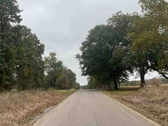 Exterior Neighborhood (street photo)
