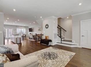 9901 New Pointe Dr, Upper Marlboro, MD 20774