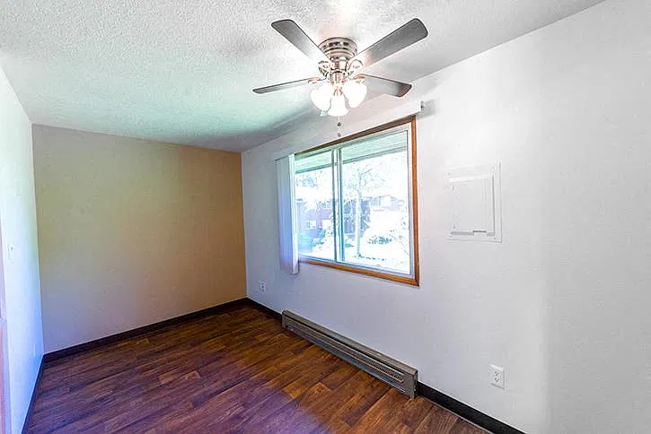 Royal Oaks Apartments — Photo 19