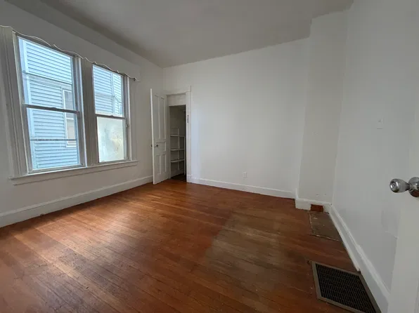 237 Willow St #1A, Waterbury, CT 06710