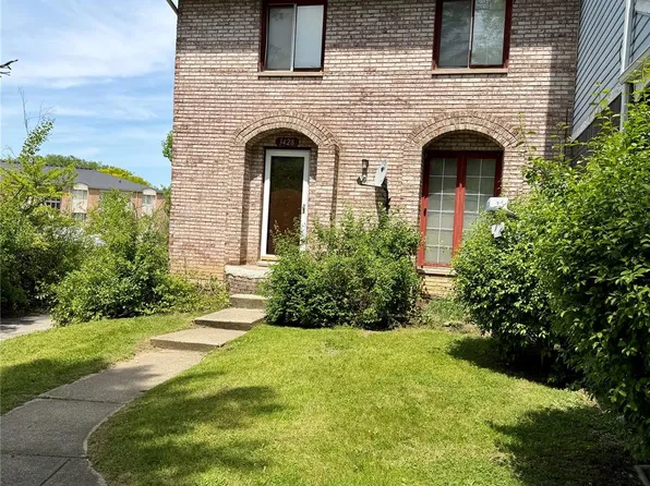3428 River Birch Dr, Flint, MI 48532