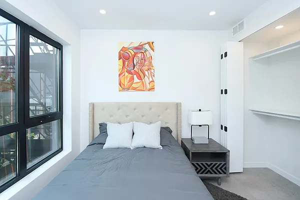 Rented by Blue Egg Realty Corp | media 27