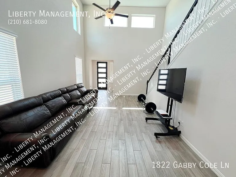 1822 Gabby Cole Ln — Photo 8