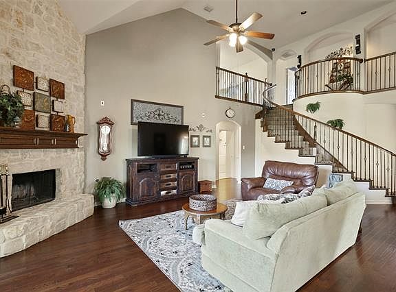 3rd image of 5617 Wills Creek Ln