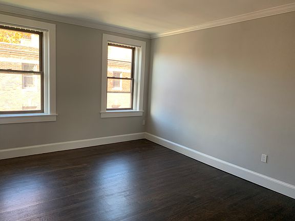 4th image of 96 Longwood Ave #2