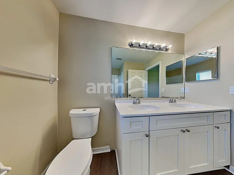 300 Miami Pl — Photo 9