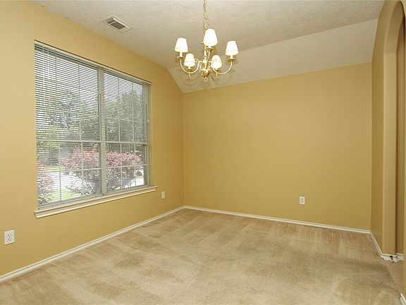4th image of 26857 Manor Falls Dr