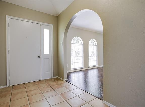 4th image of 2104 Friar Tuck Dr