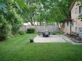 2238 Greenfield Dr, Glenview, IL