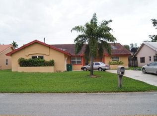 5340 King Arthur Ave, Davie, FL 33331