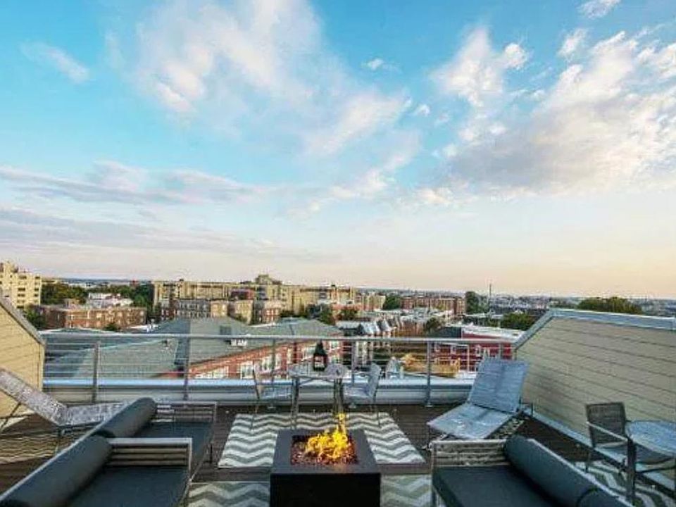 Communal roof deck