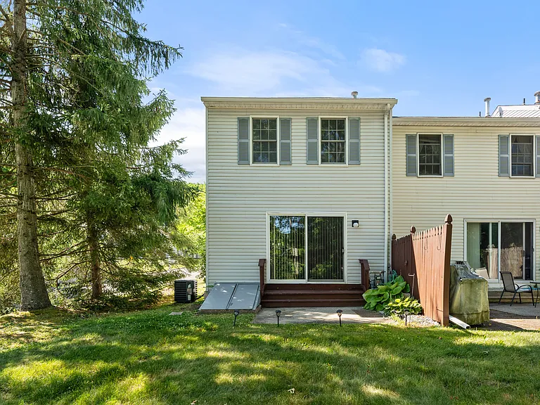 1 Clara Ct #1 — Photo 18