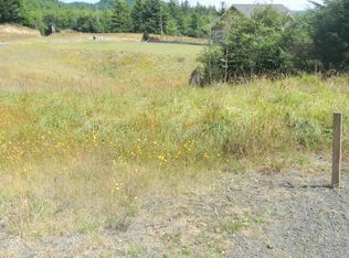 391 Providence Dr, Reedsport, OR 97467