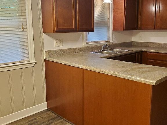 Kitchen (breakfast nook to left)