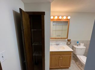 21 Robert St APT 3, Lowell, MA 01854