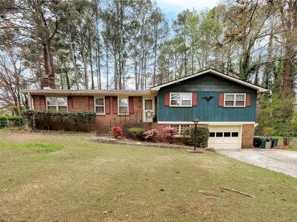 835 Castlewood Dr, Woodstock, GA 30189