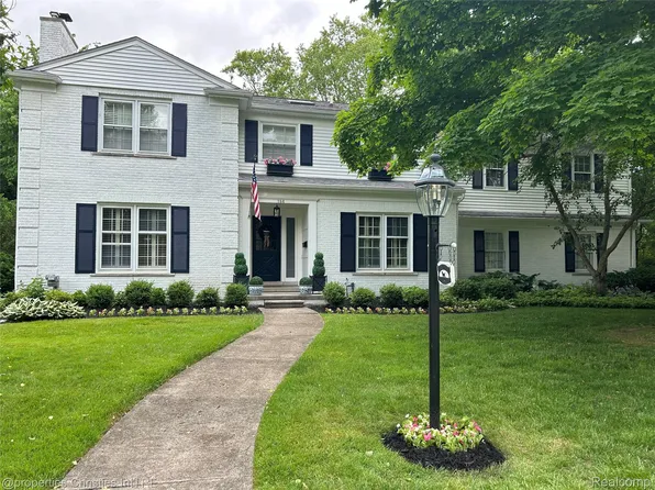 186 Hamilton Rd, Bloomfield Hills, MI 48301