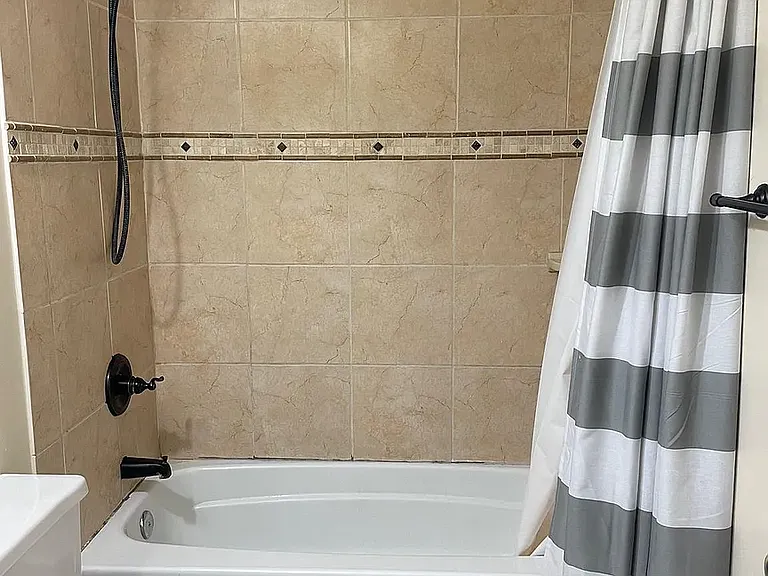 22354 Stablehouse Dr — Photo 11
