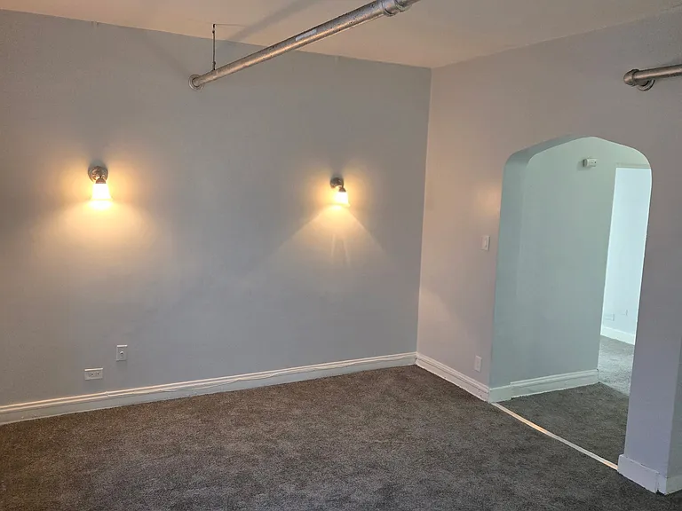8058 S Hermitage Ave — Photo 26