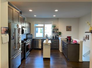 939 7th Ave NE, Issaquah, WA 98029