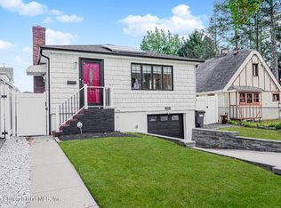 241 Lindenwood Rd, Staten Island, NY 10308