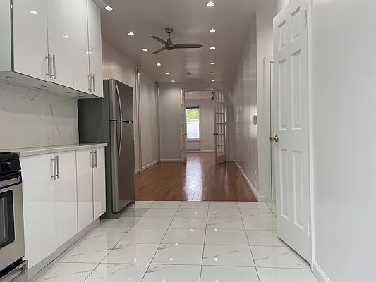 Rented by Compass | media 18