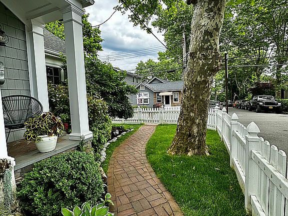 3rd image of 31 Poplar Ave