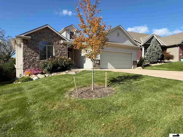 10024 Emiline St, La Vista, NE 68128