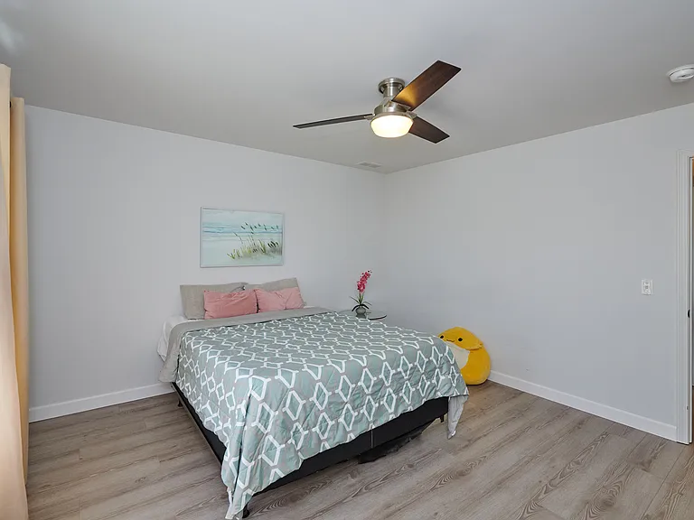 26300 W Chatham Dr — Photo 35