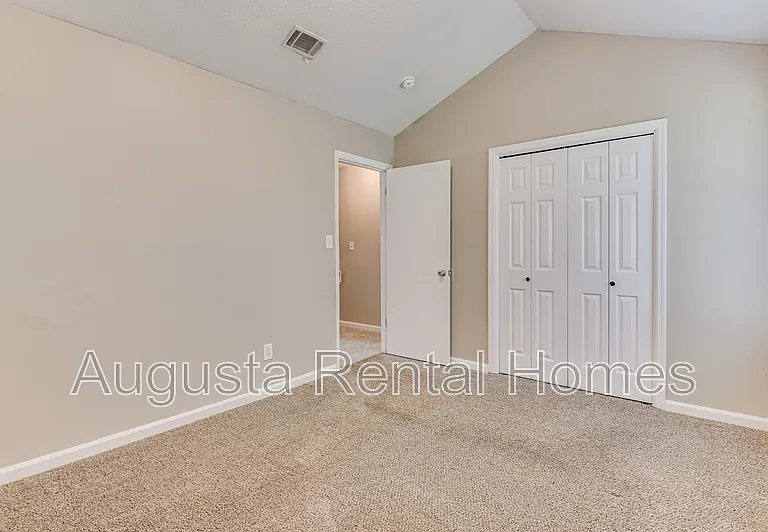 160 Chalet North Ct — Photo 6