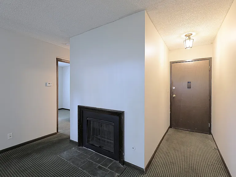 1149 E St #15 — Photo 2