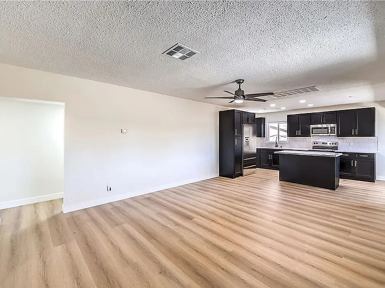 1150 June Ave — Photo 8