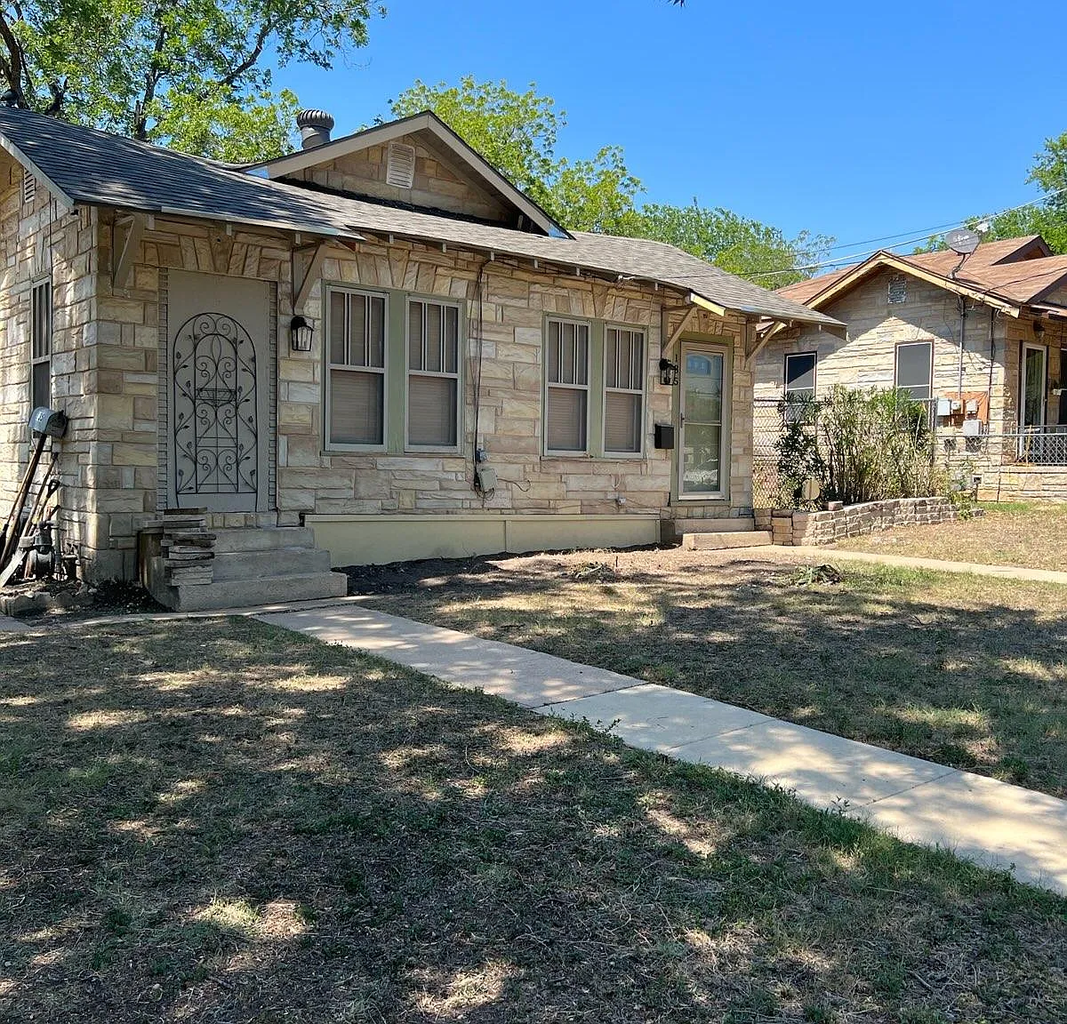 135 Koehler Ct — Photo 1