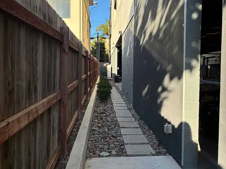 4079 1st Ave #4 — Photo 32