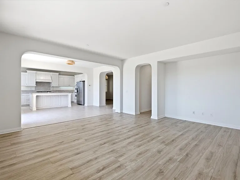 40 Paseo Lerida — Photo 13