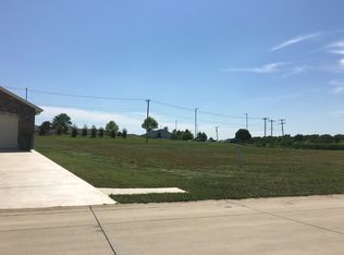 517 Legacy Dr, Waterloo, IL 62298