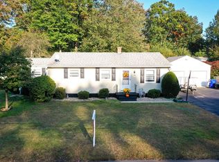 273 Newhouse St, Springfield, MA 01118