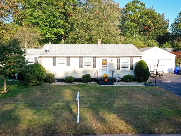 273 Newhouse St, Springfield, MA 01118
