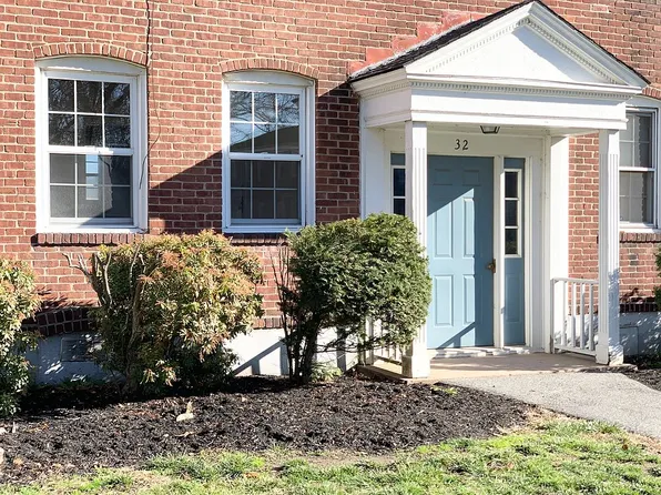 32 Colony Rd #1, West Springfield, MA 01089