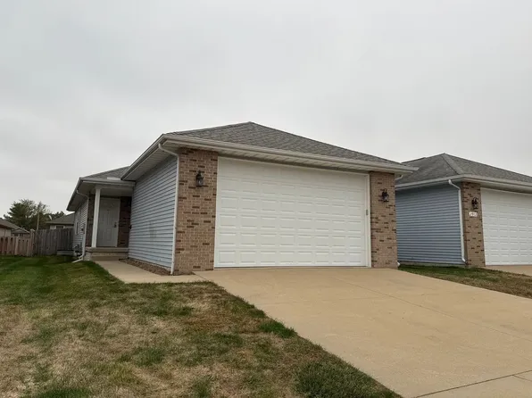 2912 Sandy Ln, Springfield, IL 62711