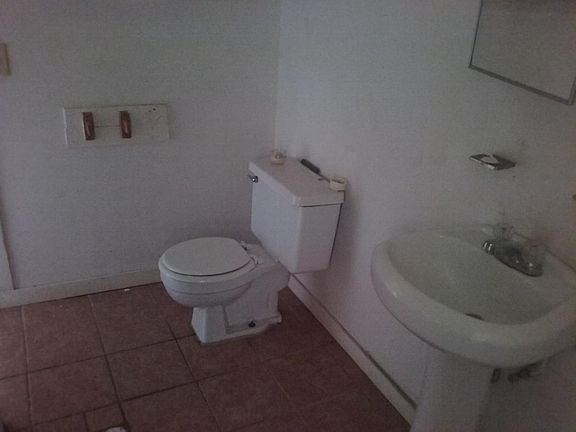 5th image of 357 Deer Valley St