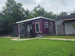 916 S Main St, Lockhart, TX 78644