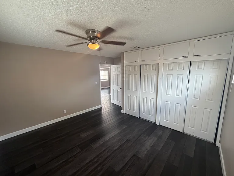 11203 Roswell Ave — Photo 8