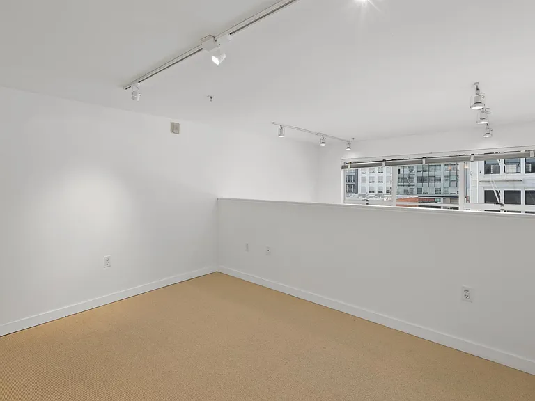460 Natoma St #12 — Photo 5