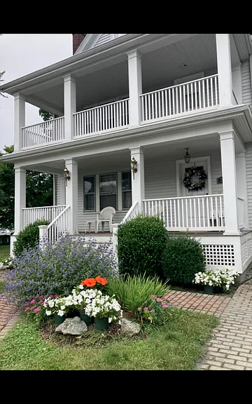 Waverley Ave — Photo 1