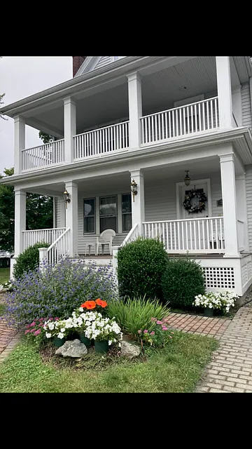 Waverley Ave
