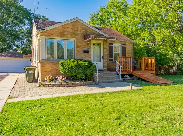 2756 Landen Dr, Melrose Park, IL 60164