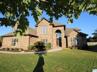 2032 Sarah Ln SW, Decatur, AL 35603